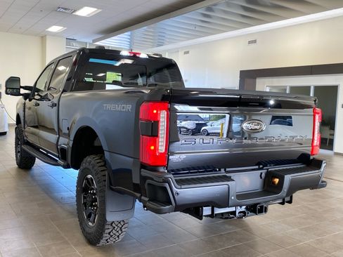 New 2026 Ford F250 4x4 Crew Cab Super Duty image 12