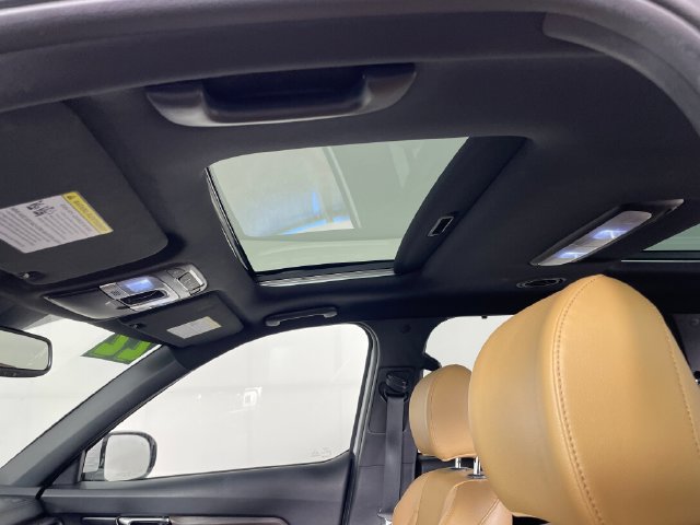 Used 2022 Kia Telluride SX w/ Towing Package AWD/4WD image 18