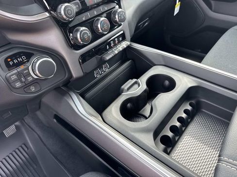 New 2026 RAM 1500 4x4 Crew Cab image 27