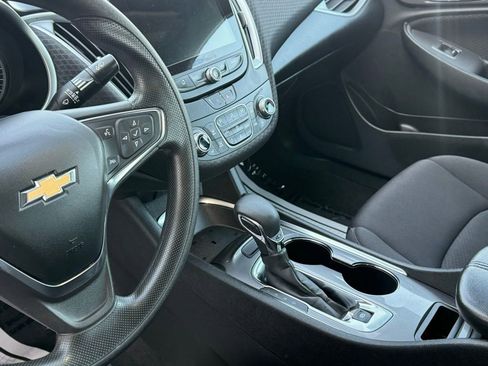 Used 2023 Chevrolet Malibu LT FWD image 14