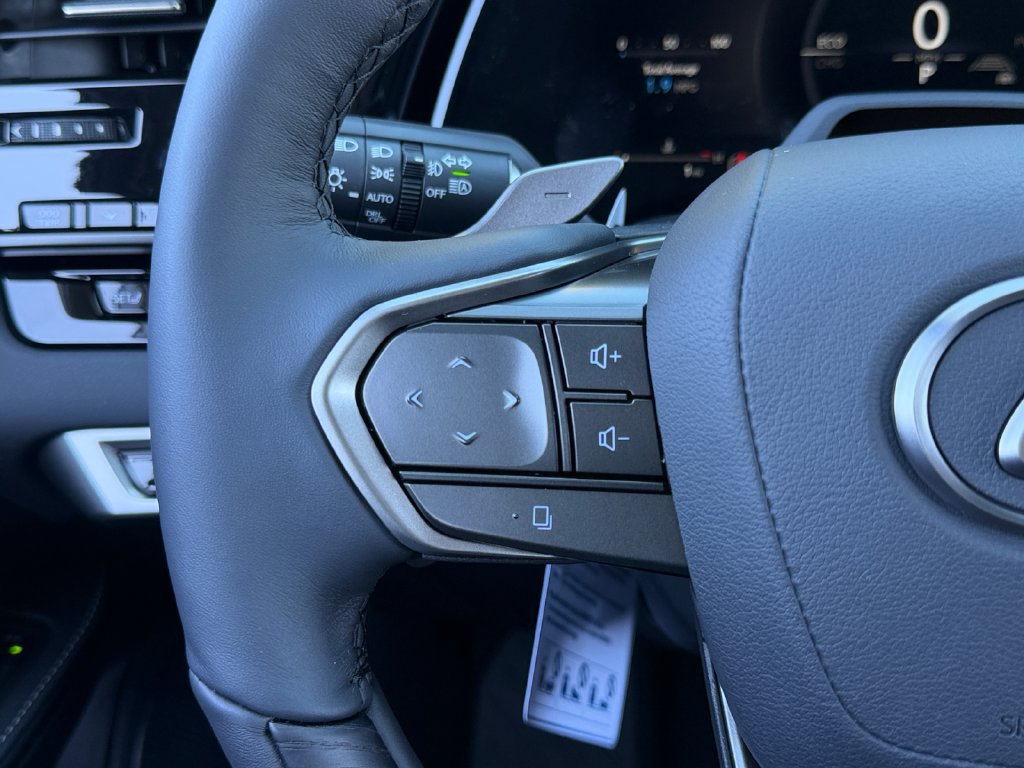 New 2026 Lexus RX 350h AWD/4WD image 16