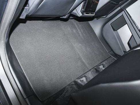 Used 2025 Tesla Cybertruck AWD Crew Cab image 52