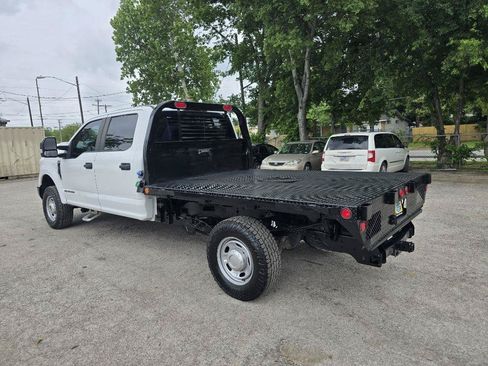 Used 2019 Ford F250 XL w/ Power Equipment Group AWD/4WD image 4