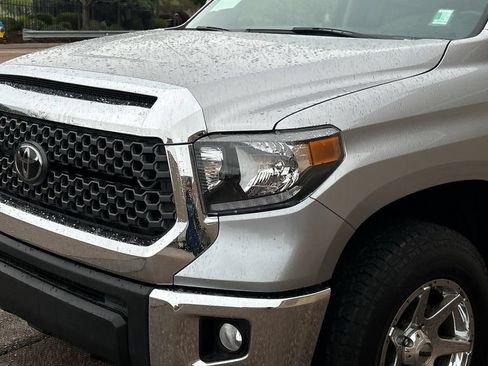 Used 2018 Toyota Tundra SR5 AWD/4WD image 15