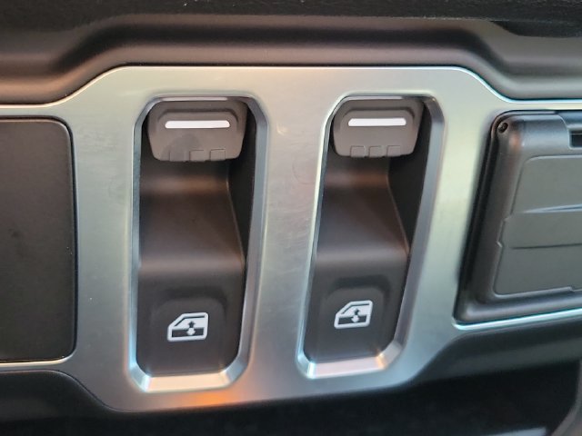 Used 2025 Jeep Wrangler Sport AWD/4WD image 23