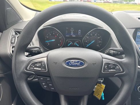 Used 2018 Ford Escape SE w/ SE Sync 3 Package FWD image 14