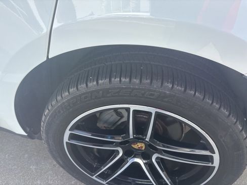 Used 2020 Porsche Macan S image 8