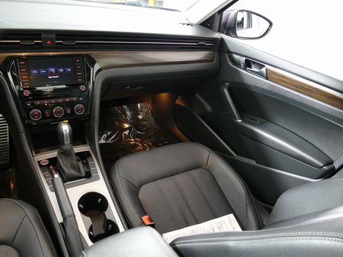 Used 2020 Volkswagen Passat 2.0T SEL image 26