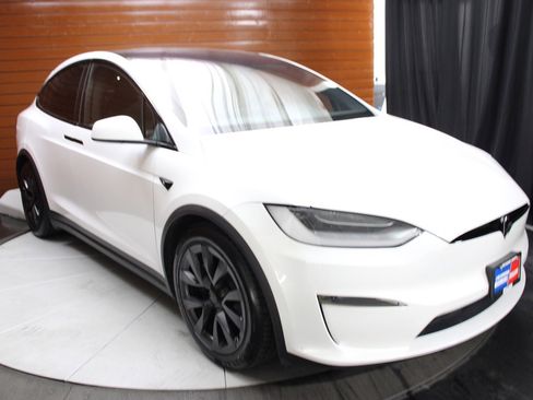 Used 2023 Tesla Model X 7 Seater AWD Driving Com 4 image 14