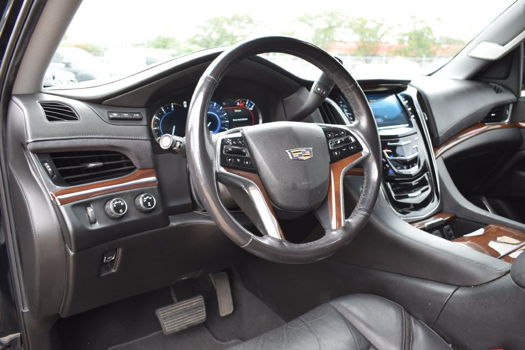 Used 2019 Cadillac Escalade Premium Luxury AWD/4WD image 9