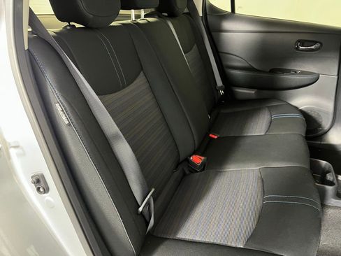 Used 2023 Nissan Leaf S image 30