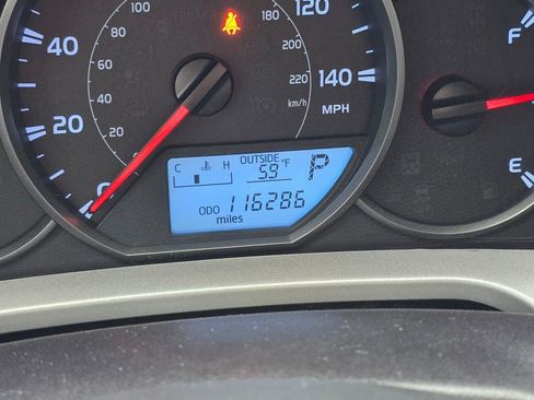 Used 2016 Toyota RAV4 LE AWD/4WD image 25