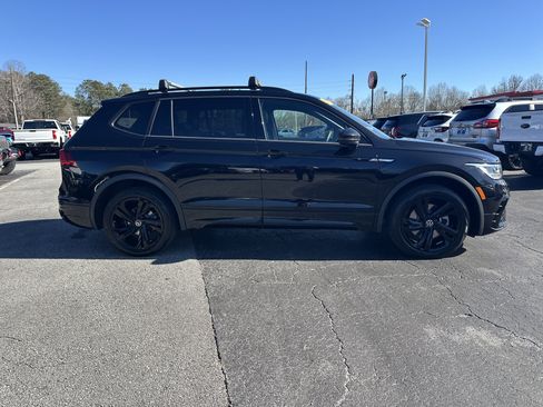 Used 2023 Volkswagen Tiguan SE R-Line image 9