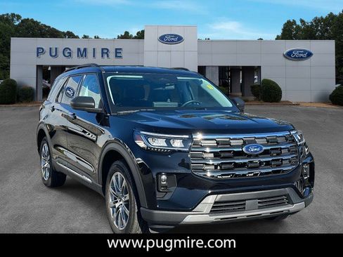 Used 2025 Ford Explorer Active w/ Active Comfort Package image 1