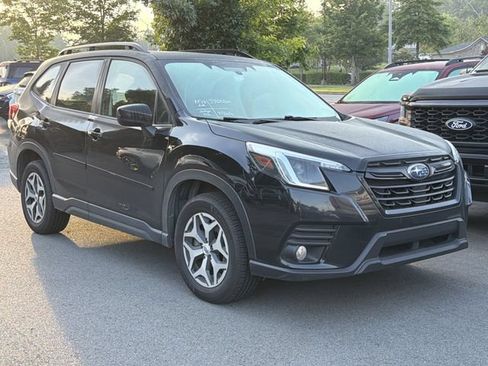 Used 2023 Subaru Forester Premium AWD/4WD image 6