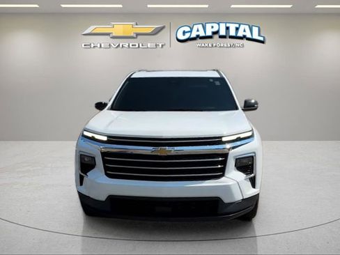 Used 2026 Chevrolet Traverse LT w/ Sun and Wheel Package FWD image 9