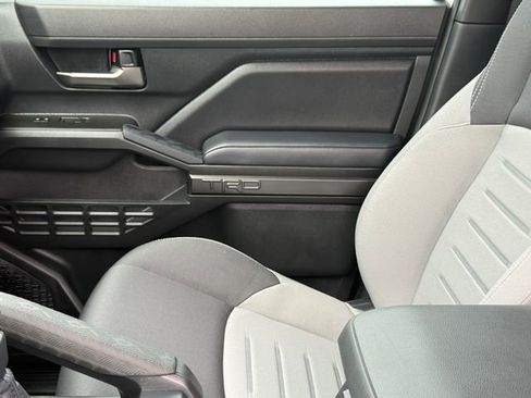 Used 2025 Toyota Tacoma TRD Off-Road image 12