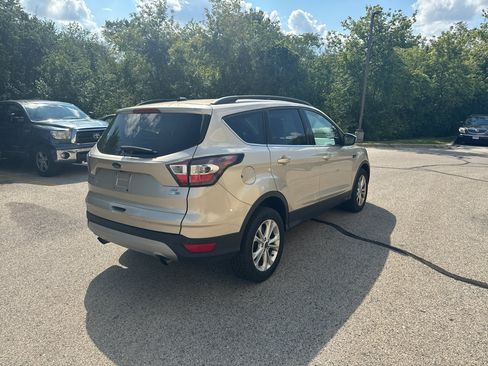 Used 2017 Ford Escape SE w/ Equipment Group 201A AWD/4WD image 5