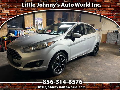 Used 2018 Ford Fiesta SE w/ Equipment Group 201A image 1