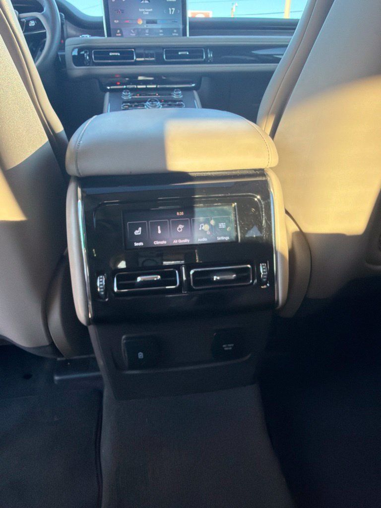 Used 2023 Lincoln Aviator Reserve w/ Equipment Group 201A RWD image 19