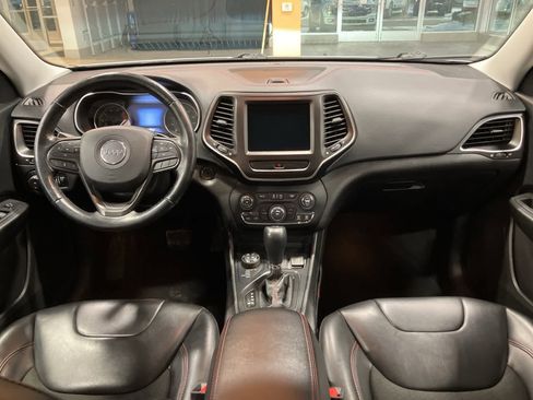 Used 2020 Jeep Cherokee Trailhawk w/ Cold Weather Group image 21