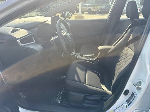 Used 2024 Toyota Corolla LE AWD/4WD image 7