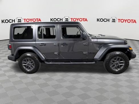 Used 2024 Jeep Wrangler Unlimited Sport AWD/4WD image 9