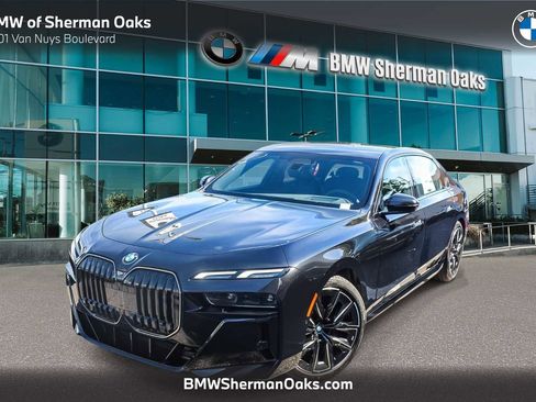 New 2026 BMW 740i image 1