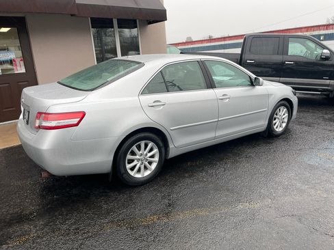 Used 2010 Toyota Camry XLE image 5