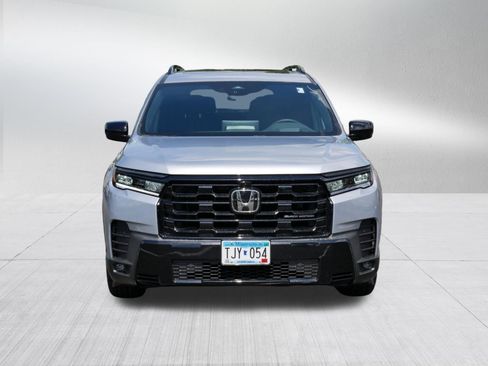 Certified 2026 Honda Pilot Black Edition image 2