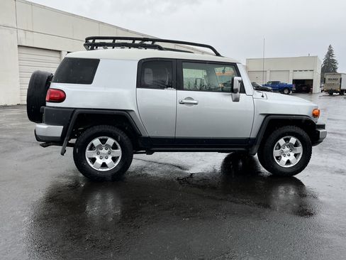 Used 2007 Toyota FJ Cruiser 4WD image 6