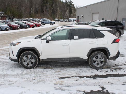 New 2025 Toyota RAV4 XLE image 5