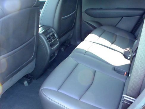 Used 2025 Cadillac XT5 Luxury w/ LPO, Floor Liner Package AWD/4WD image 6