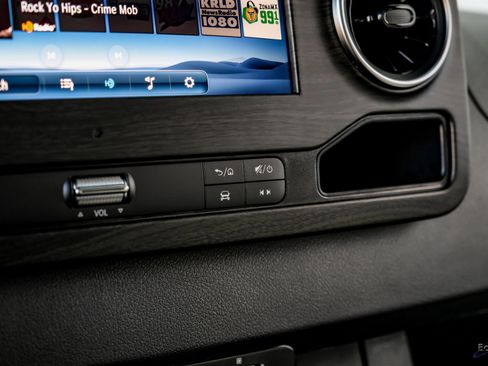 Used 2025 Mercedes-Benz Sprinter 3500 image 58