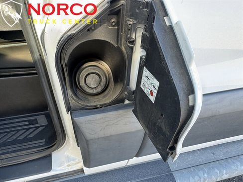 Used 2018 Ford Transit 250 250 T250 Low Roof Cargo w/ Exterior Upgrade Package image 15