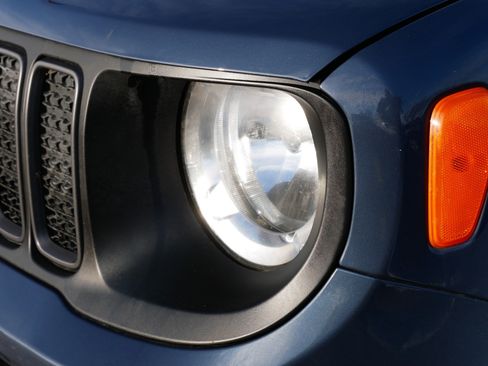 Used 2023 Jeep Renegade Trailhawk w/ Trailhawk Elite Group image 17