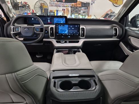 Used 2025 Ford Expedition Max Active AWD/4WD image 24