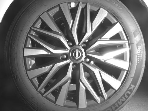 Used 2025 Nissan Altima 2.5 SV FWD image 14