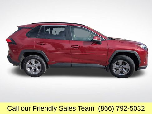 Used 2022 Toyota RAV4 XLE image 7