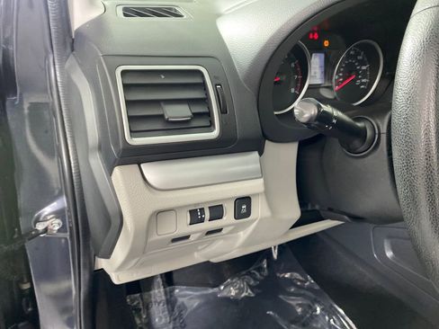 Used 2017 Subaru Forester 2.5i Premium w/ All-Weather Package image 12