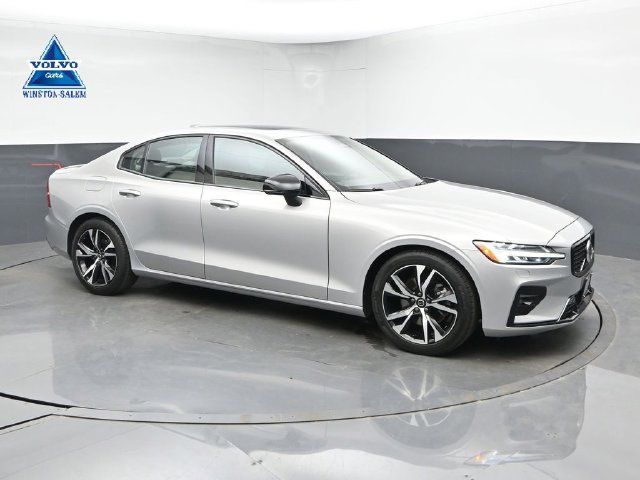 Used 2023 Volvo S60 B5 Core w/ Climate Package FWD image 1