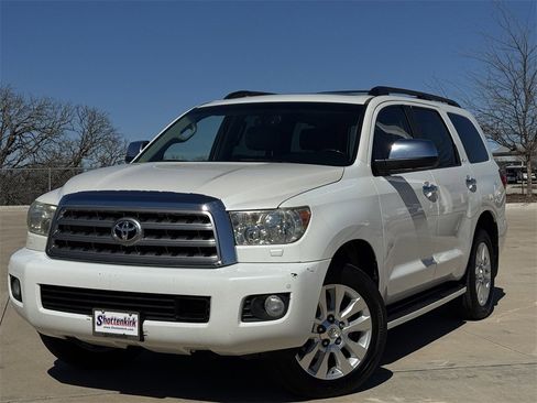 Used 2013 Toyota Sequoia Platinum image 2