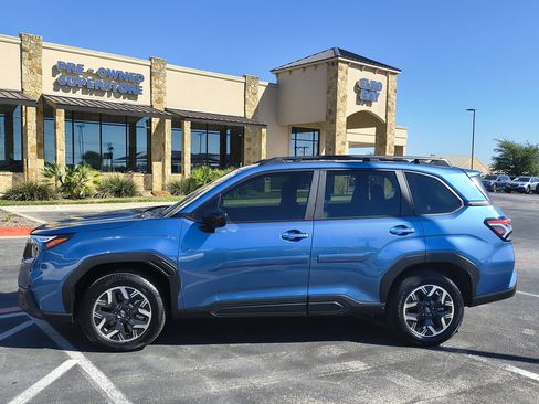 Used 2025 Subaru Forester image 4