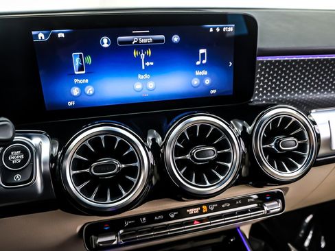 Certified 2025 Mercedes-Benz GLB 250 image 22