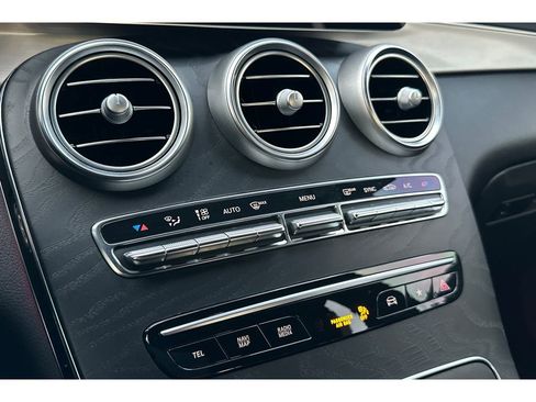 Used 2022 Mercedes-Benz GLC 300 image 28
