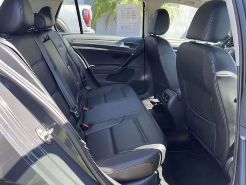 Used 2019 Volkswagen e-Golf SEL Premium image 25