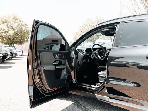 Used 2023 Mercedes-Benz GLA 35 AMG 4MATIC image 17