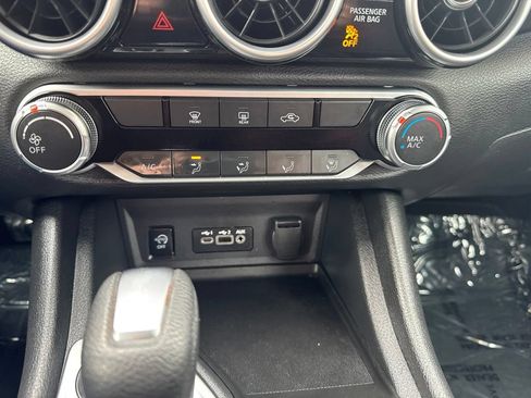 Used 2024 Nissan Sentra SV FWD image 19