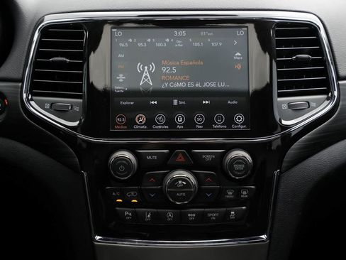 Used 2021 Jeep Grand Cherokee Laredo X RWD image 12
