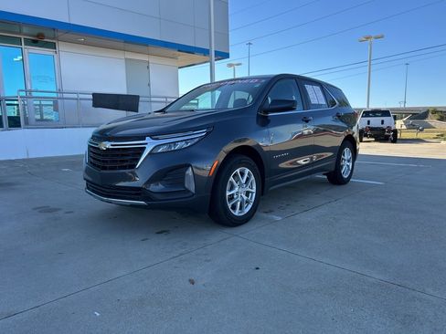 Used 2023 Chevrolet Equinox LT image 1